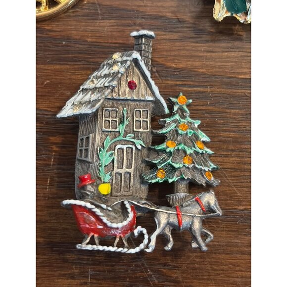 Lot Of 7 Christmas Themed Brooch Pins & a Necklace Pendant Set - Picture 8 of 9